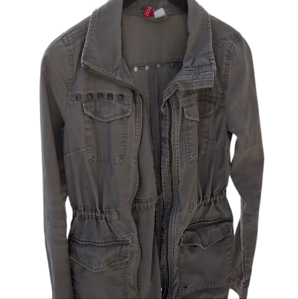 8287....Women's Divided Green Jacket Size 6